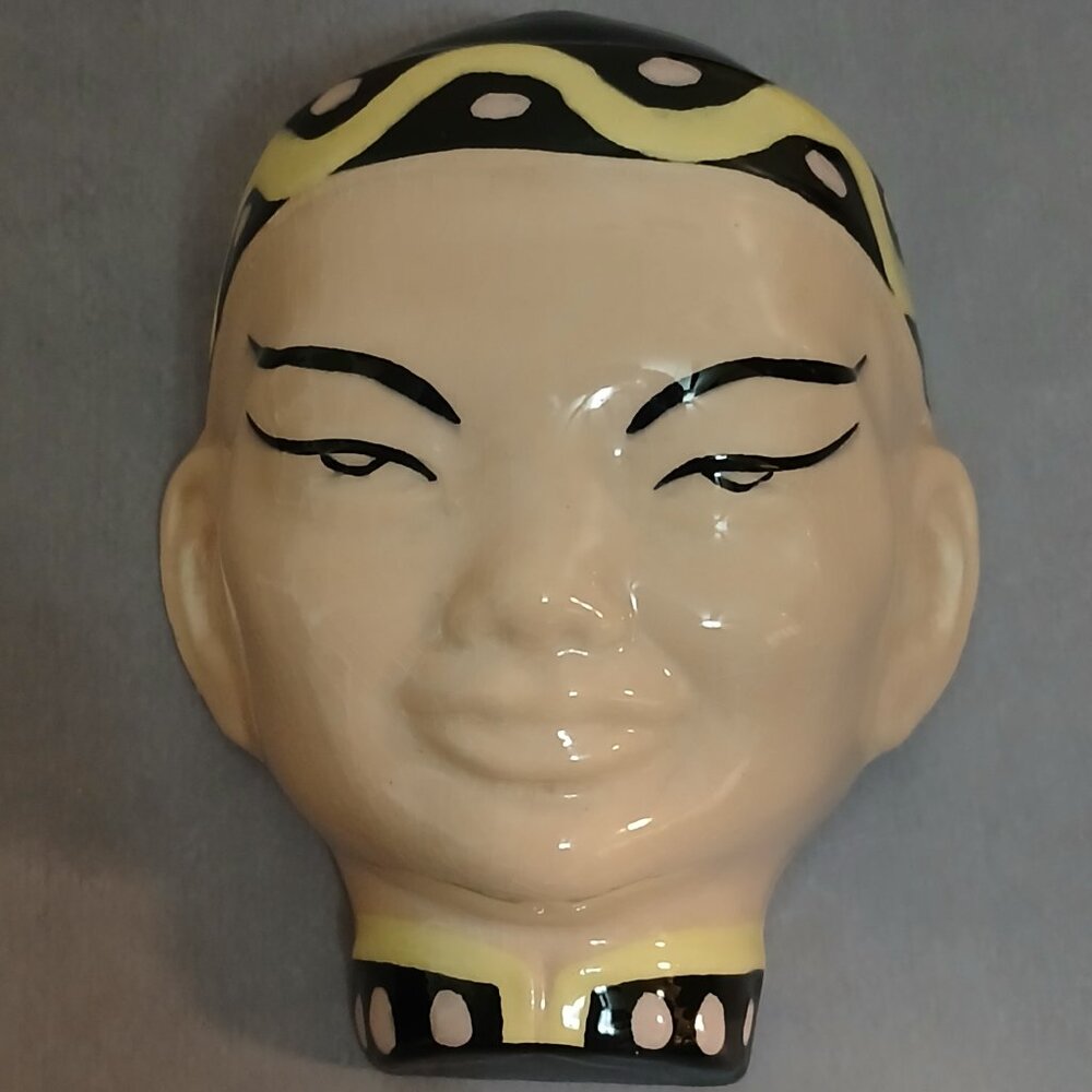 Mid-Century Pair of Asian Man & Woman Head Wall Pockets - Picture 4 of 10